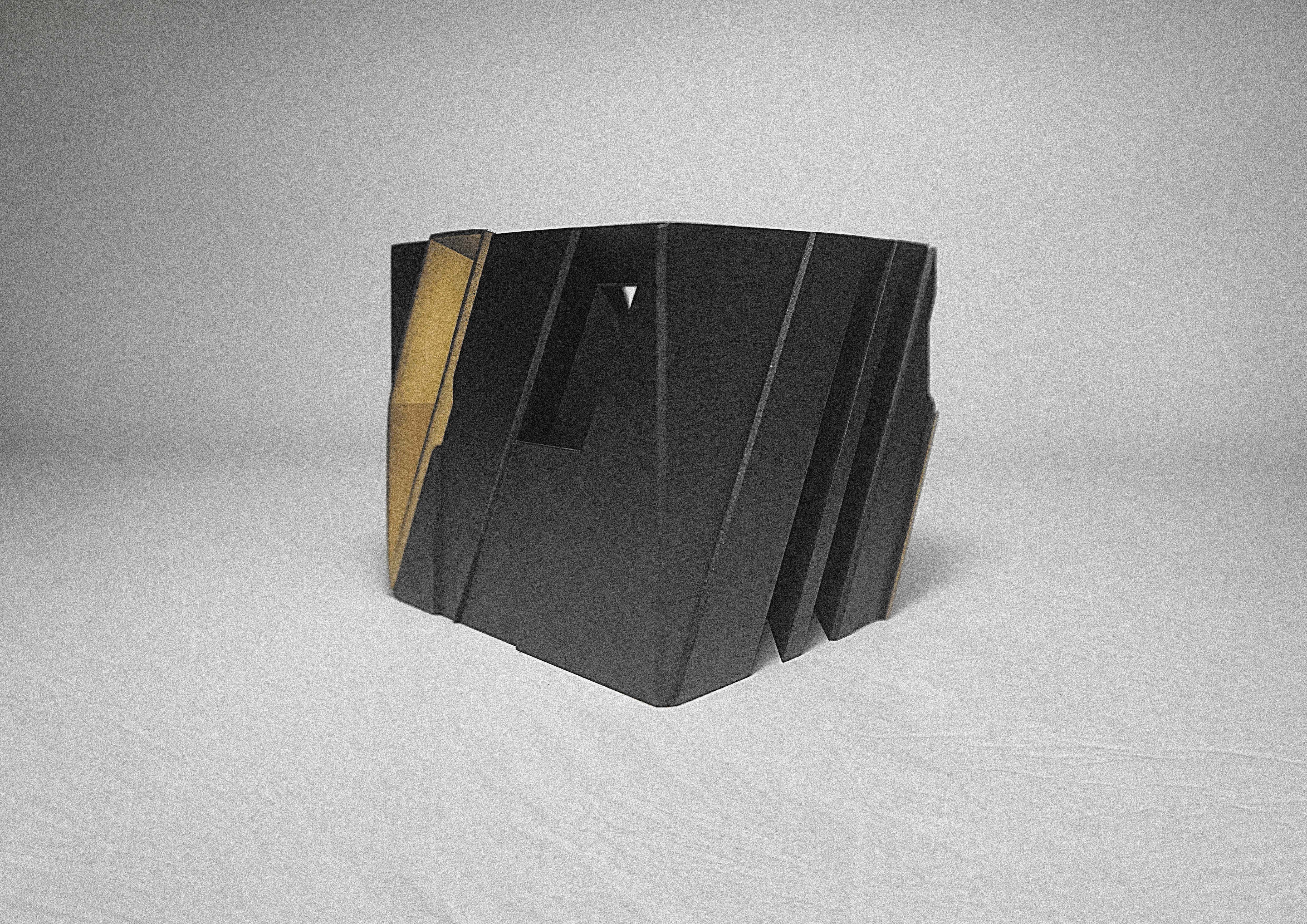 a box / 一方盒子