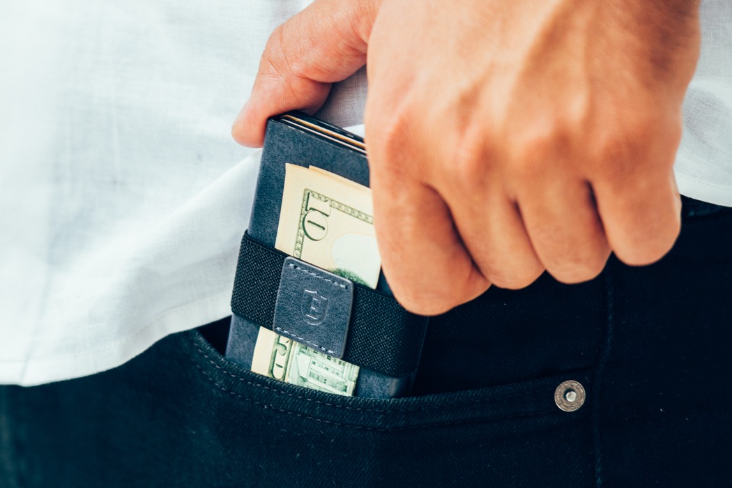 product design，Smart Wallet，thin，