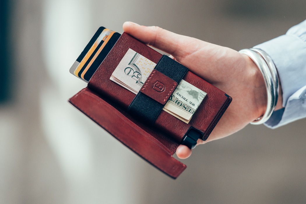 product design，Smart Wallet，thin，