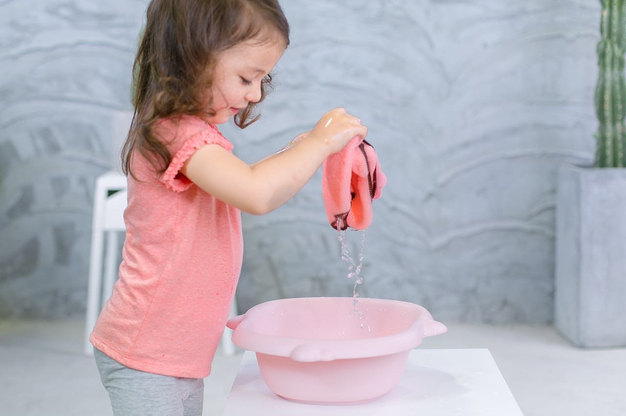 Children's washbasin，