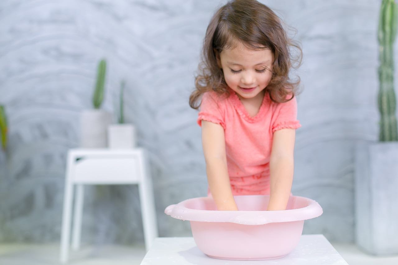 Children's washbasin，