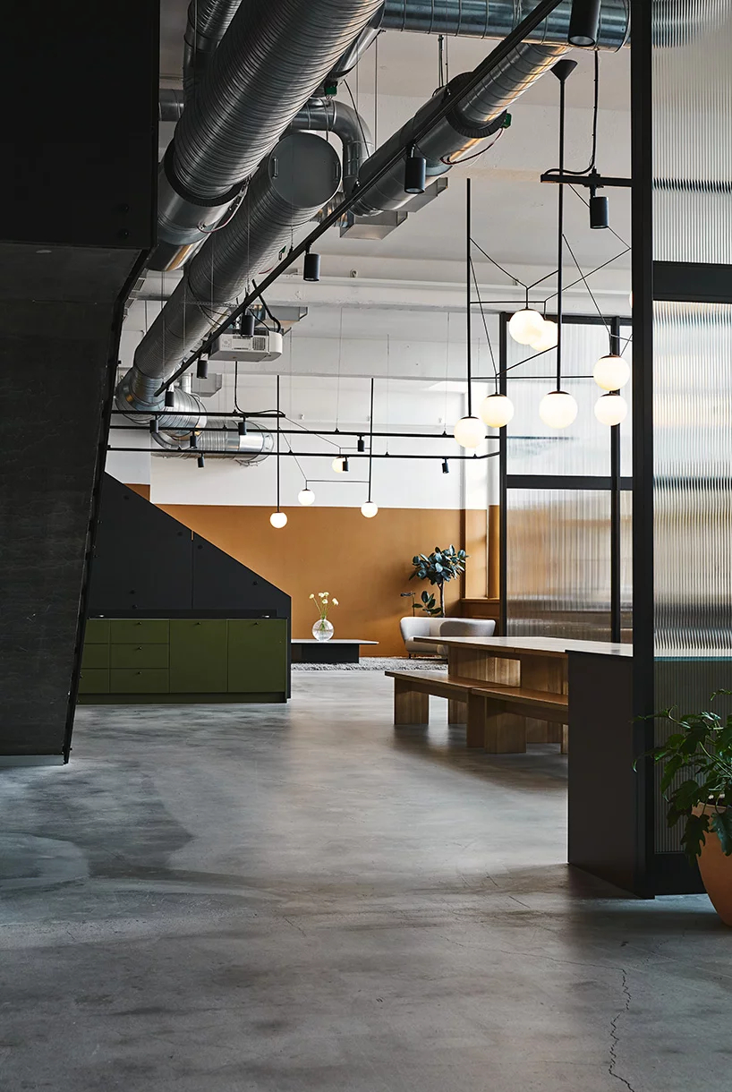 装修改造旧工厂变新办公室bobtherobot