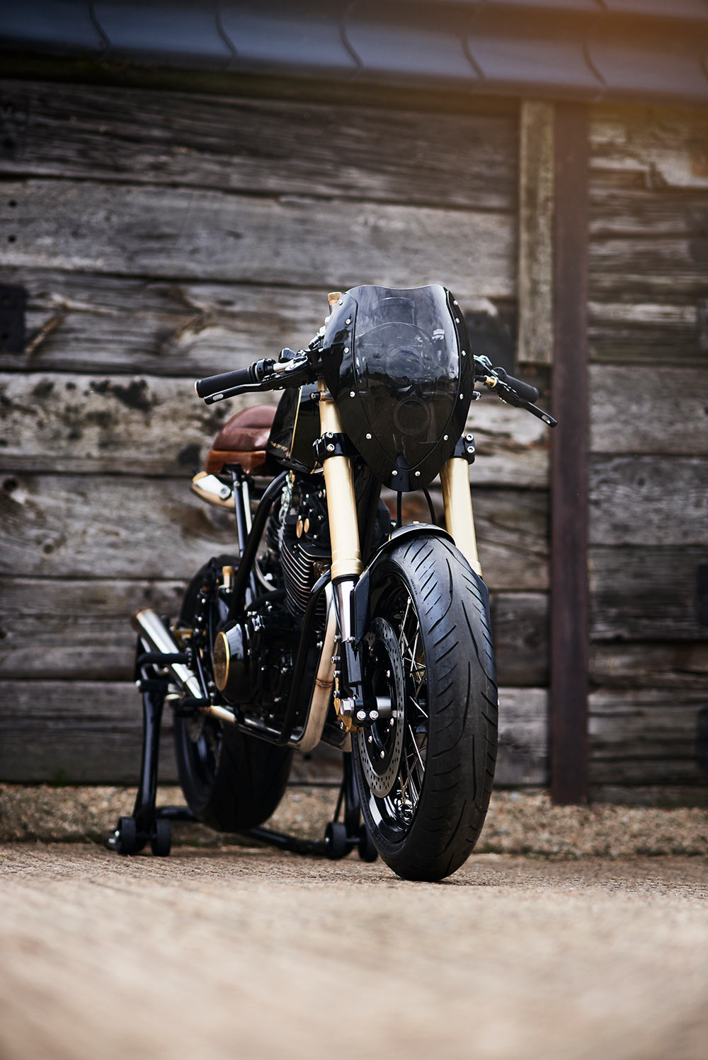 English countryside，Motorcycle，Dirty Racer，Culture，