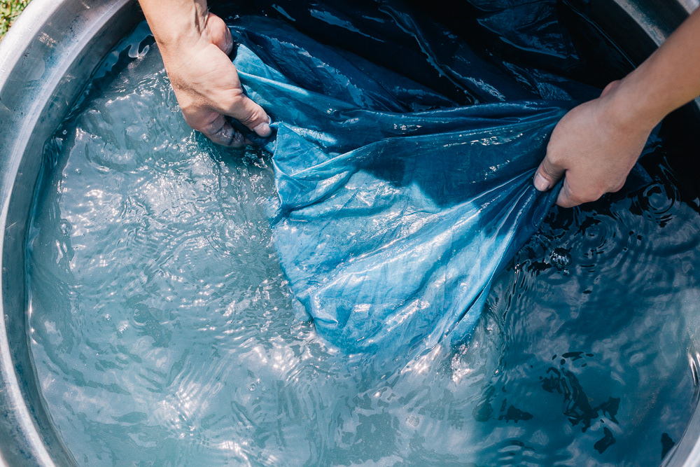 Blue dyeing process，Blue dye，Reception，desktop，blue，to work in an office，Stationery，BKID co，