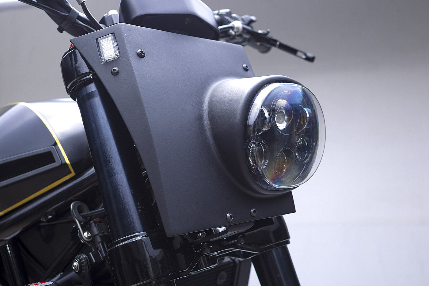 Muscular sensation，Out of the street，Pull wind，motorcycle，