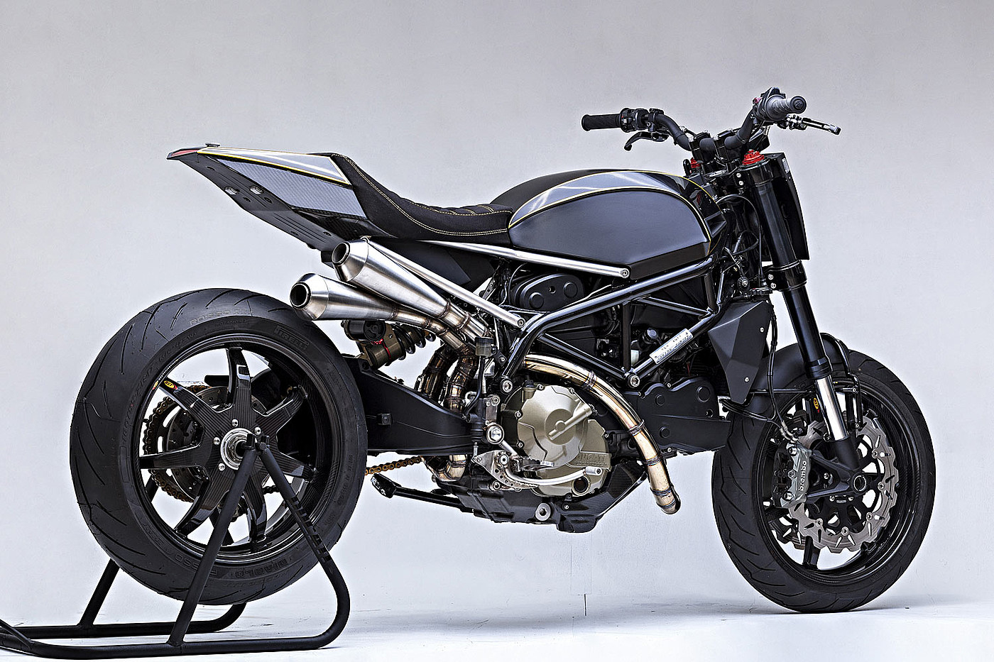 Muscular sensation，Out of the street，Pull wind，motorcycle，
