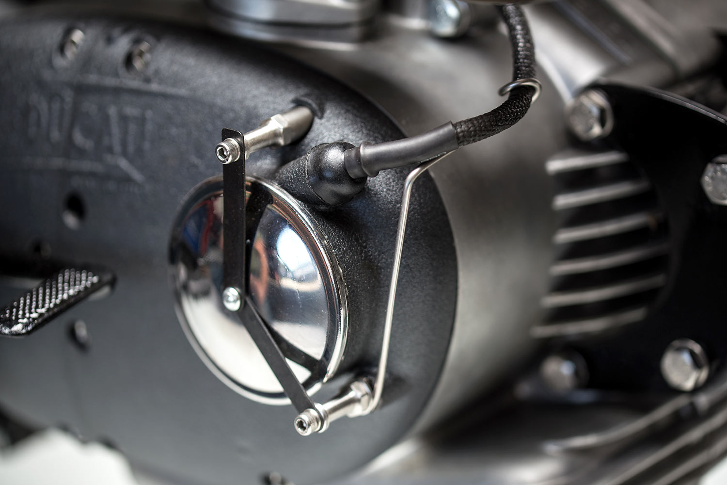 motorcycle，Minimalist，locomotive，Minimalism，