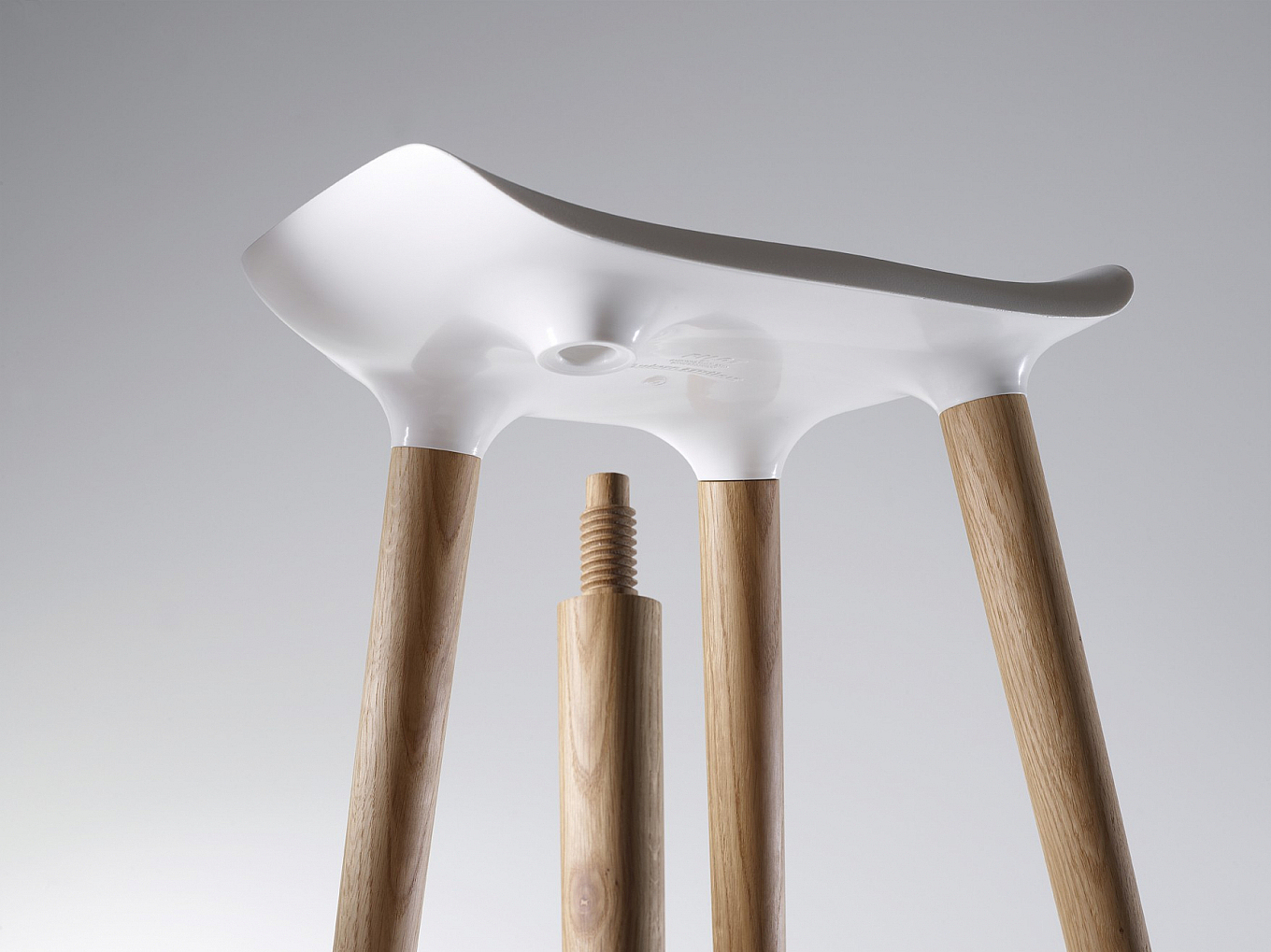 stool，polypropylene，Wooden leg，industrial design，product design，