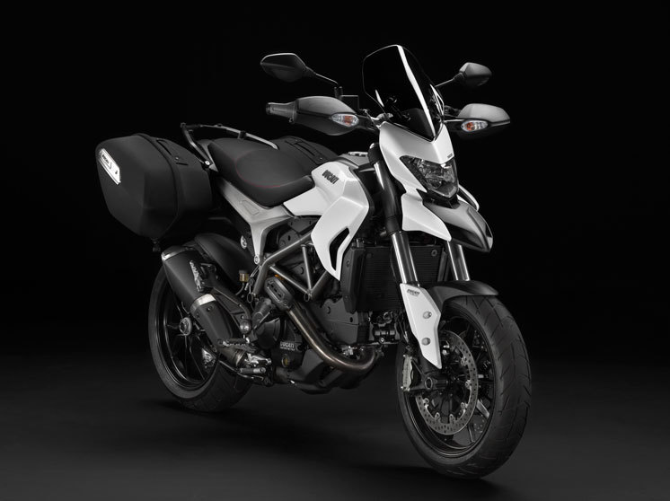 motorcycle，locomotive，Cool and wild，vehicle，ducats，