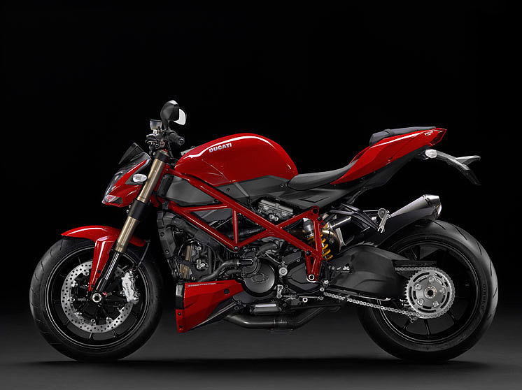 motorcycle，locomotive，Cool and wild，vehicle，ducats，