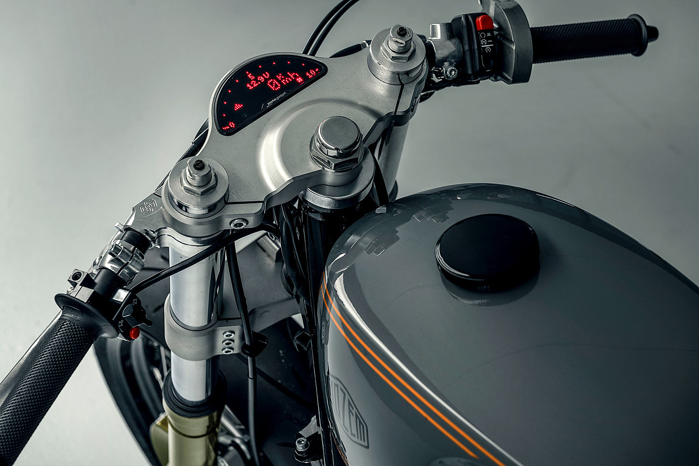 Marlon Slack，motorcycle，With a knife，racing，bmw，R80，