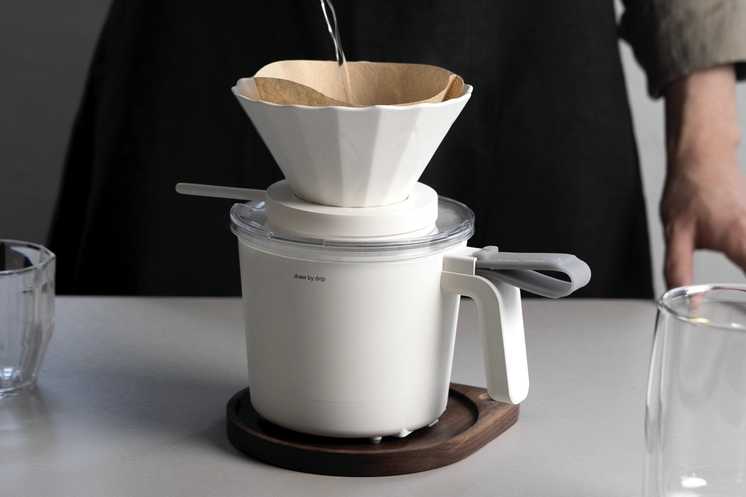 Coffee machine，multi-function，Trickle filter，kitchenware，white，