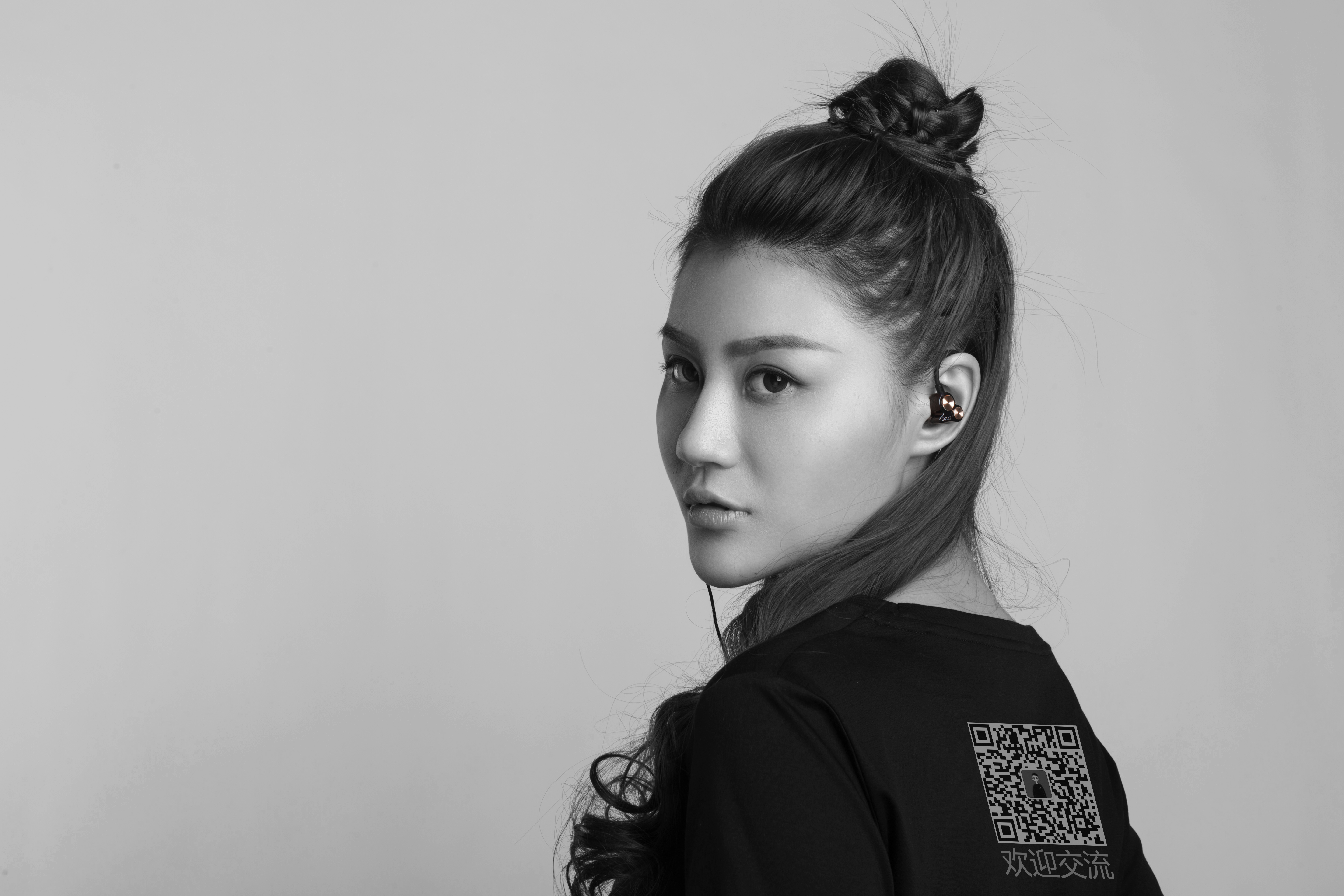 In ear headphones，Passive Noise-Cancelling ，Double moving coil，HiFi headset，supra-aural earphone，Conceptual headset design，