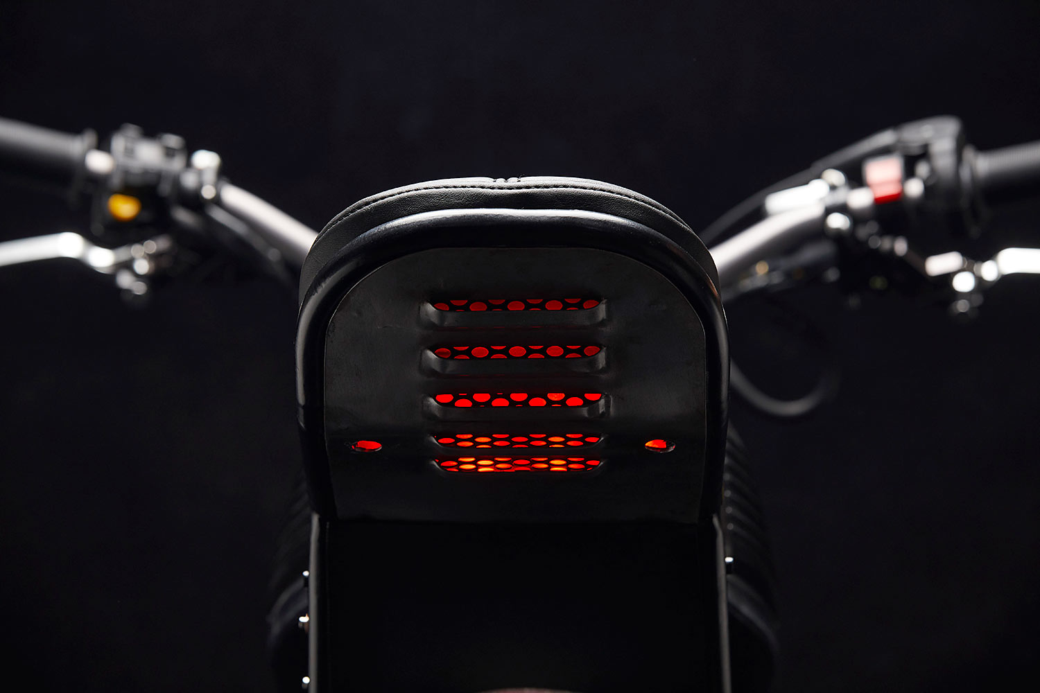 Old Power，NX350 Sahara，Honda，black，motorcycle，