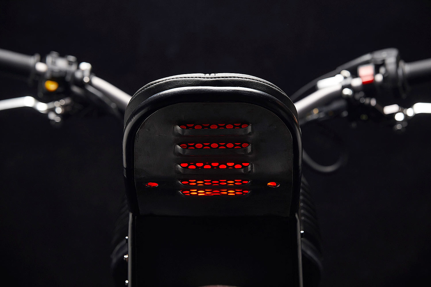Old Power，NX350 Sahara，Honda，black，motorcycle，