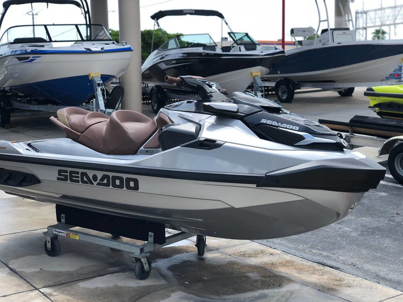 2016 red dot award，motorboat，BRP，surface of the water，