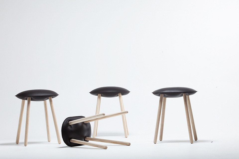 BLOATED，Storage rack，stool，woodiness，Leatherwear，