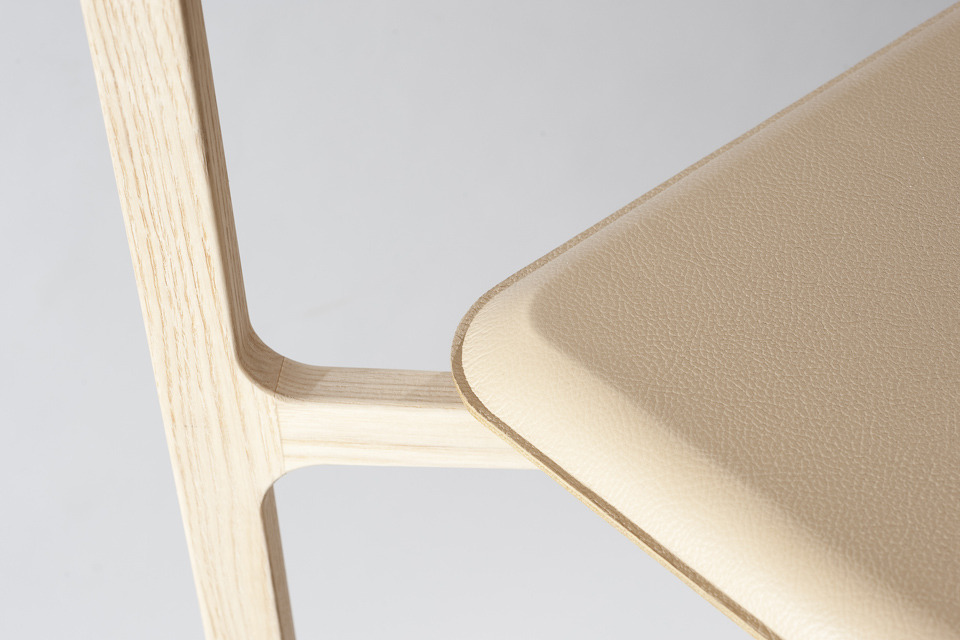 BLOATED，Storage rack，stool，woodiness，Leatherwear，