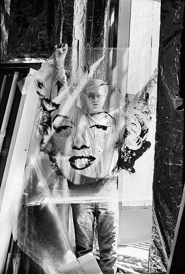 Andy Warhol ，Art circles in the 20th century，Basic Institute of Technology，Campbell's Soup Cans ，Niagara Falls，