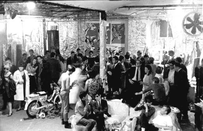 Andy Warhol ，Art circles in the 20th century，Basic Institute of Technology，Campbell's Soup Cans ，Niagara Falls，