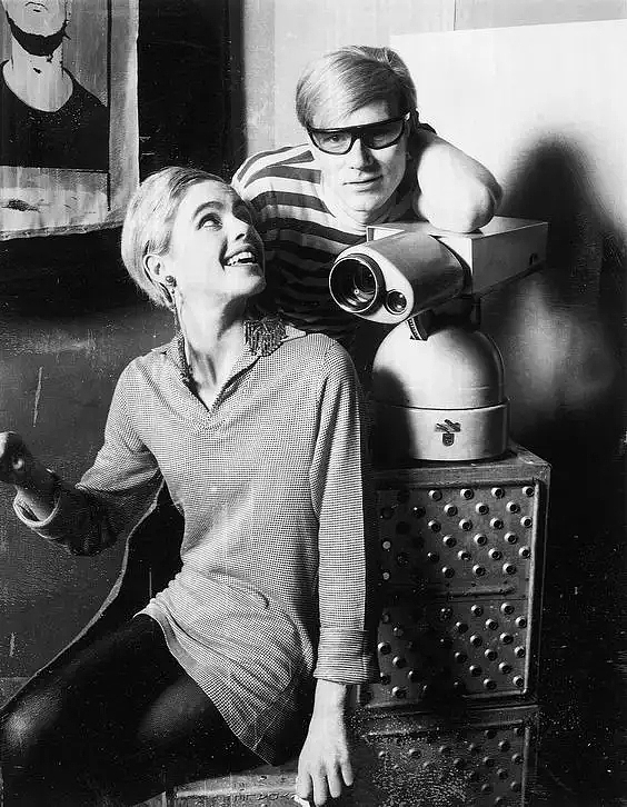 Andy Warhol ，Art circles in the 20th century，Basic Institute of Technology，Campbell's Soup Cans ，Niagara Falls，