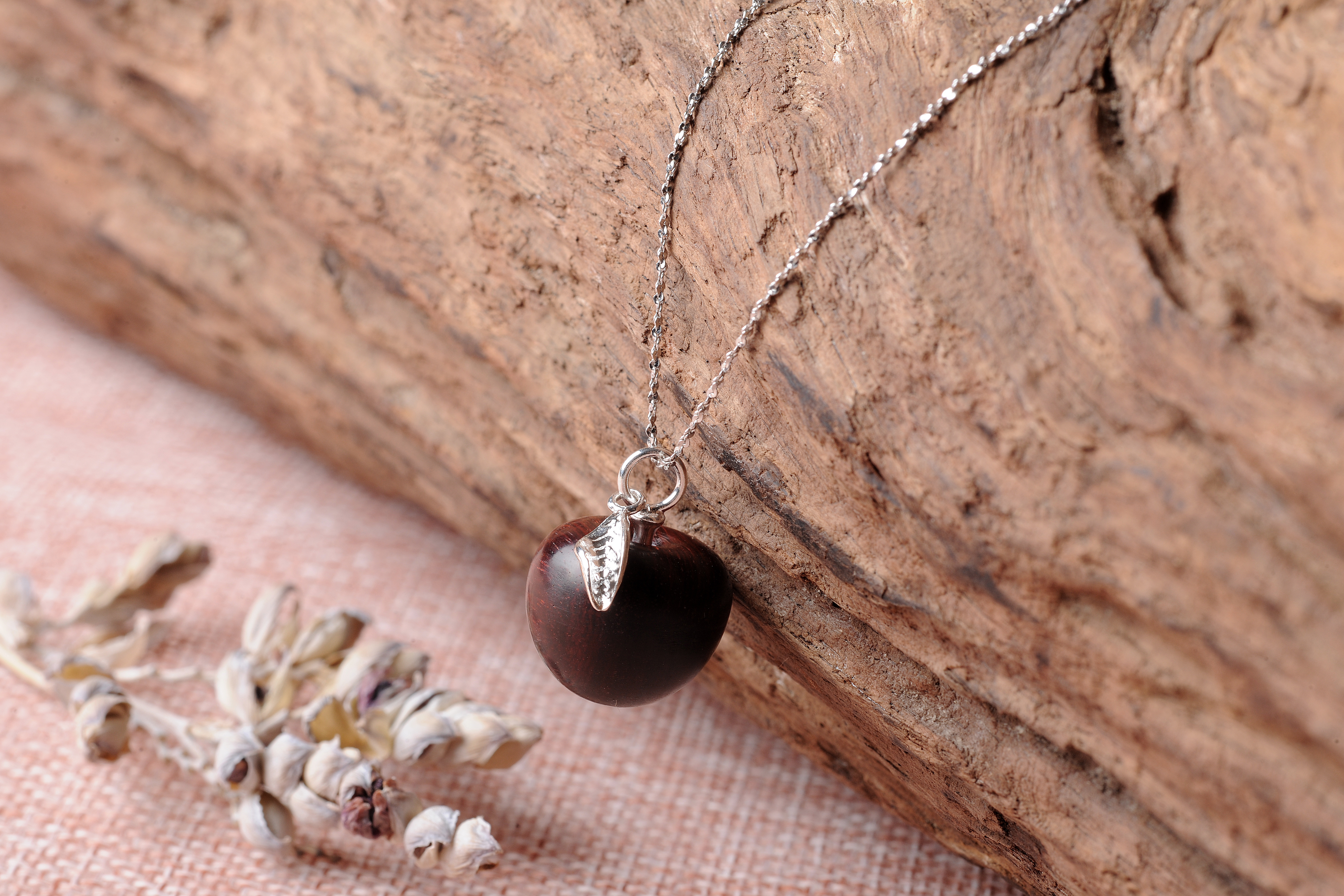 Silver ornaments，Mahogany，Craftsman，Pendant，original，Cultural creation，National style，New Chinese style，