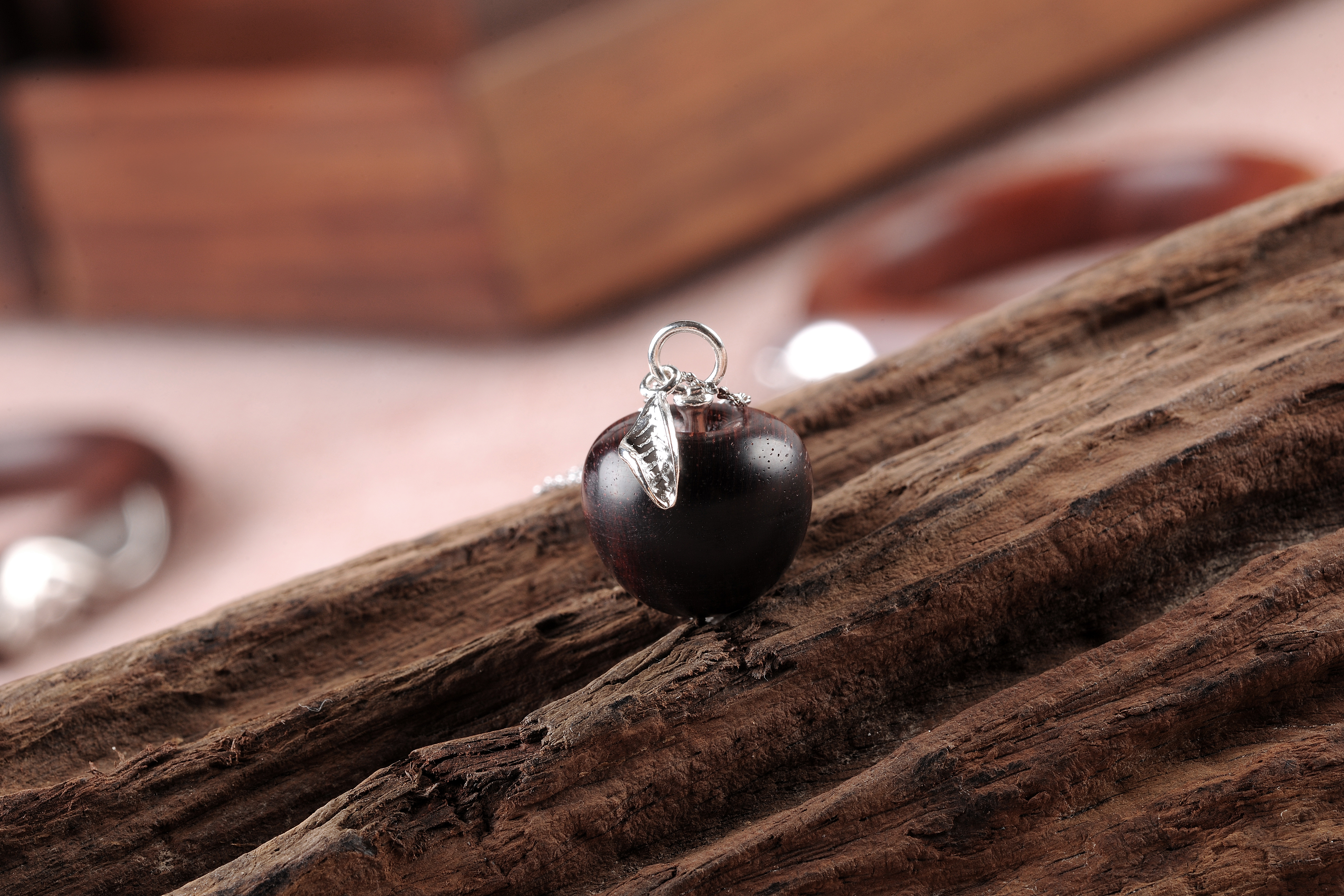 Silver ornaments，Mahogany，Craftsman，Pendant，original，Cultural creation，National style，New Chinese style，