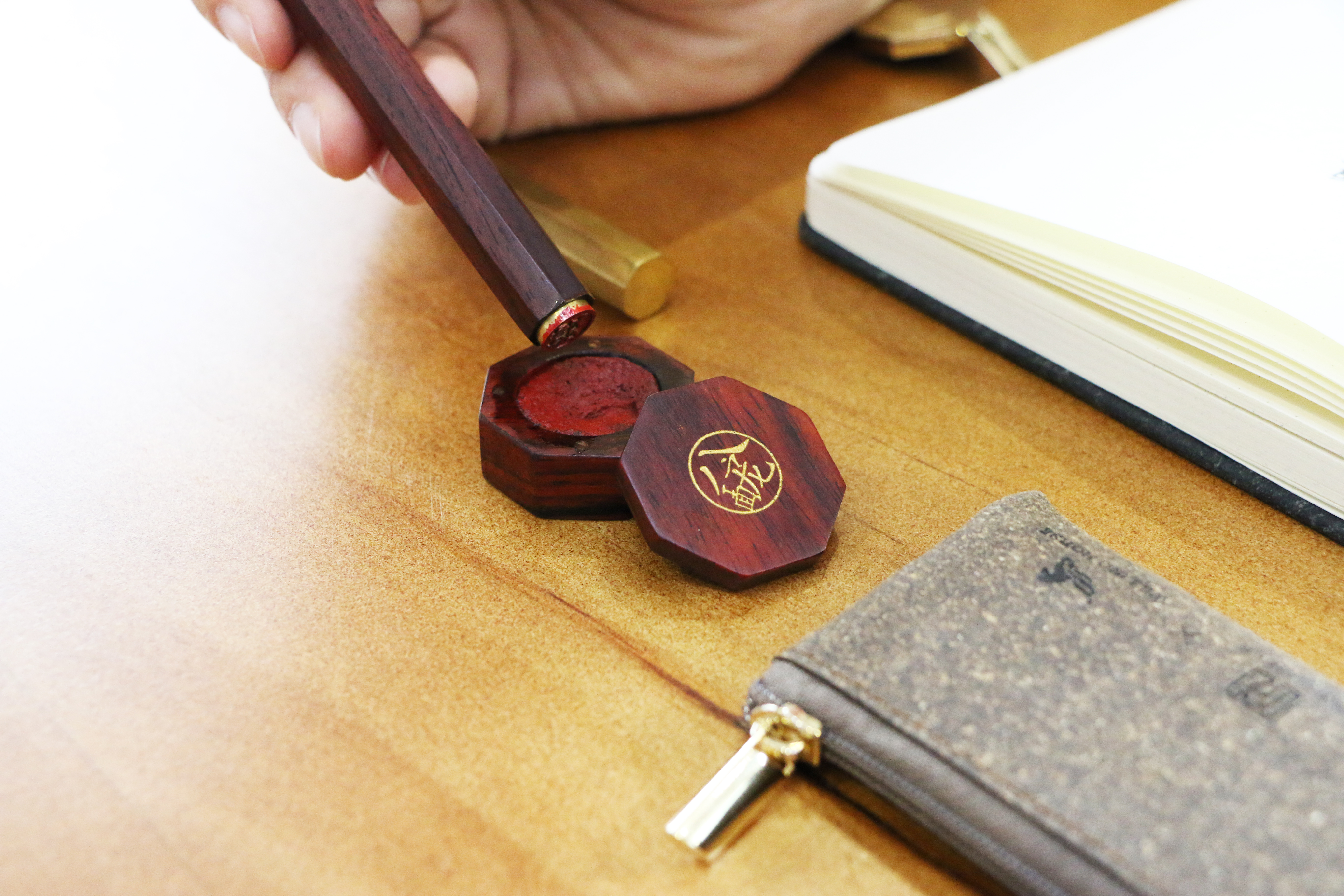 Hand account，seal，Regenerated skin，Mahogany，Craftsman，Cultural creation，original，New Chinese style，