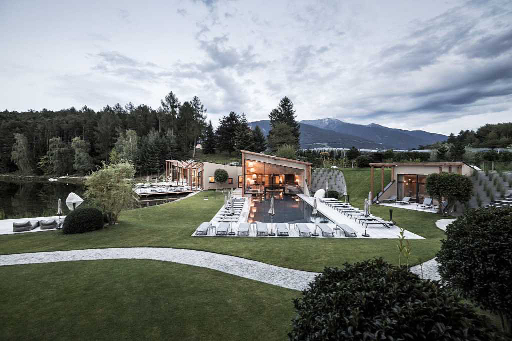 garden，land of idyllic beauty，Hotel Design，entertainment，Health recuperation，natural，Benzhen，real，mountain range，hotel，heaven，Recuperate，modern stylish，atmosphere，