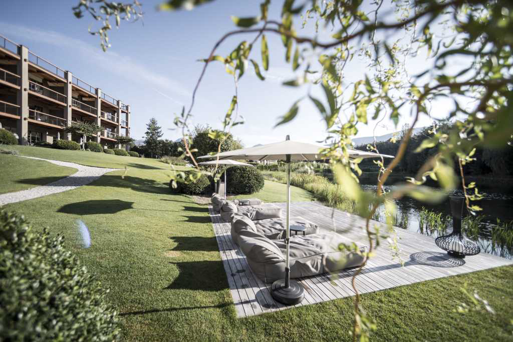 garden，land of idyllic beauty，Hotel Design，entertainment，Health recuperation，natural，Benzhen，real，mountain range，hotel，heaven，Recuperate，modern stylish，atmosphere，