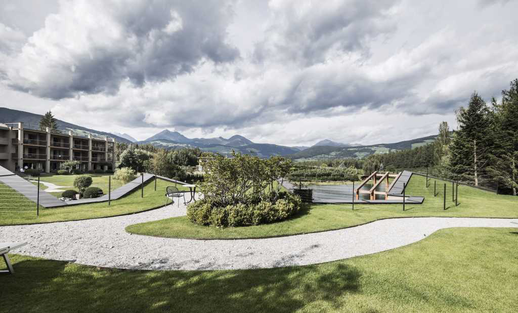 garden，land of idyllic beauty，Hotel Design，entertainment，Health recuperation，natural，Benzhen，real，mountain range，hotel，heaven，Recuperate，modern stylish，atmosphere，