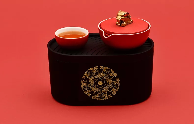 GROTTO，Gele，tea，Gift box，National treasure，Cultural Relic，German red dot，ceramics，still life，Chinese Red，new year，as，tea set，prodigy ，the Imperial Palace，Poxi，