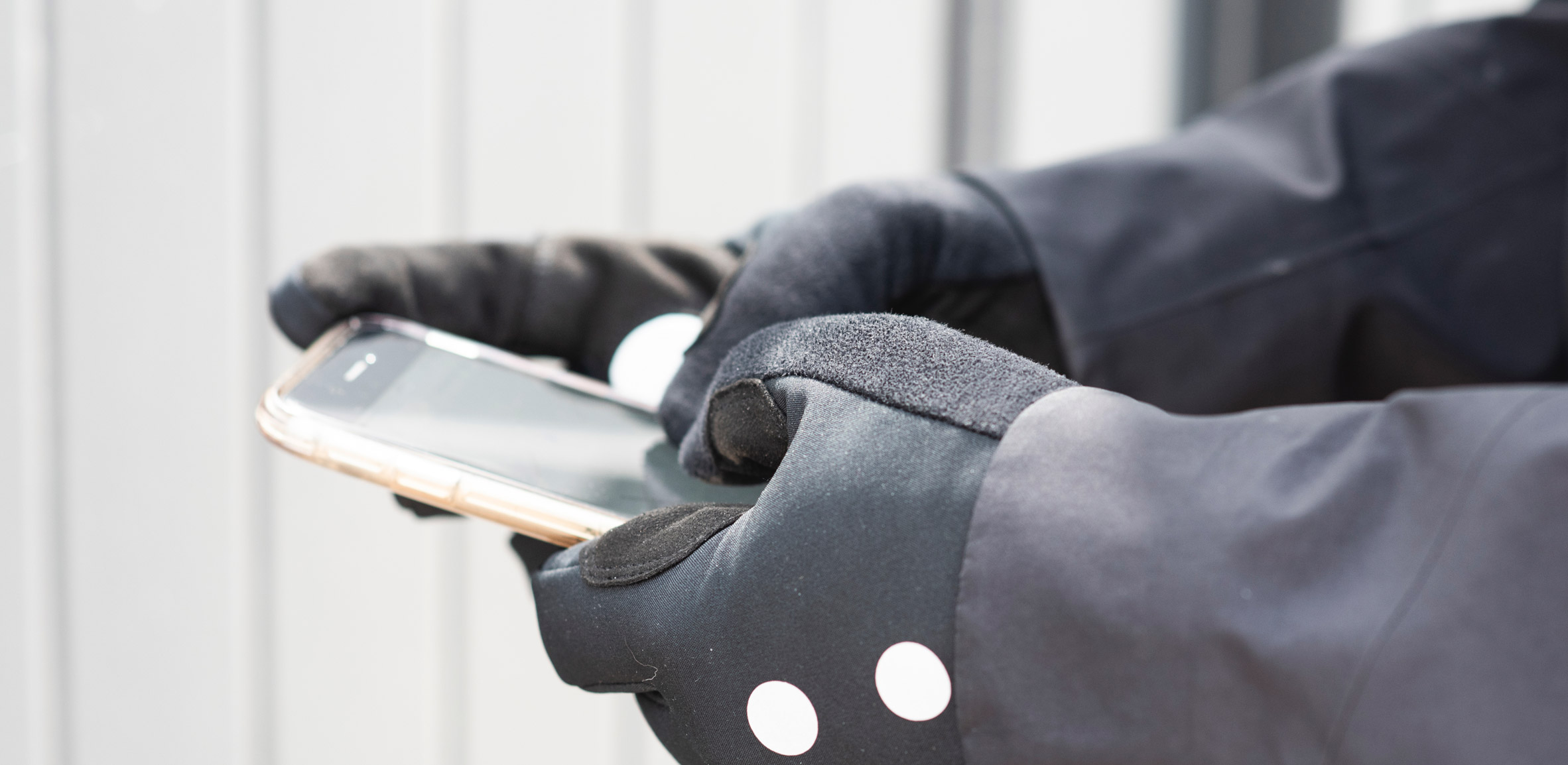 glove，smiling face，offi，