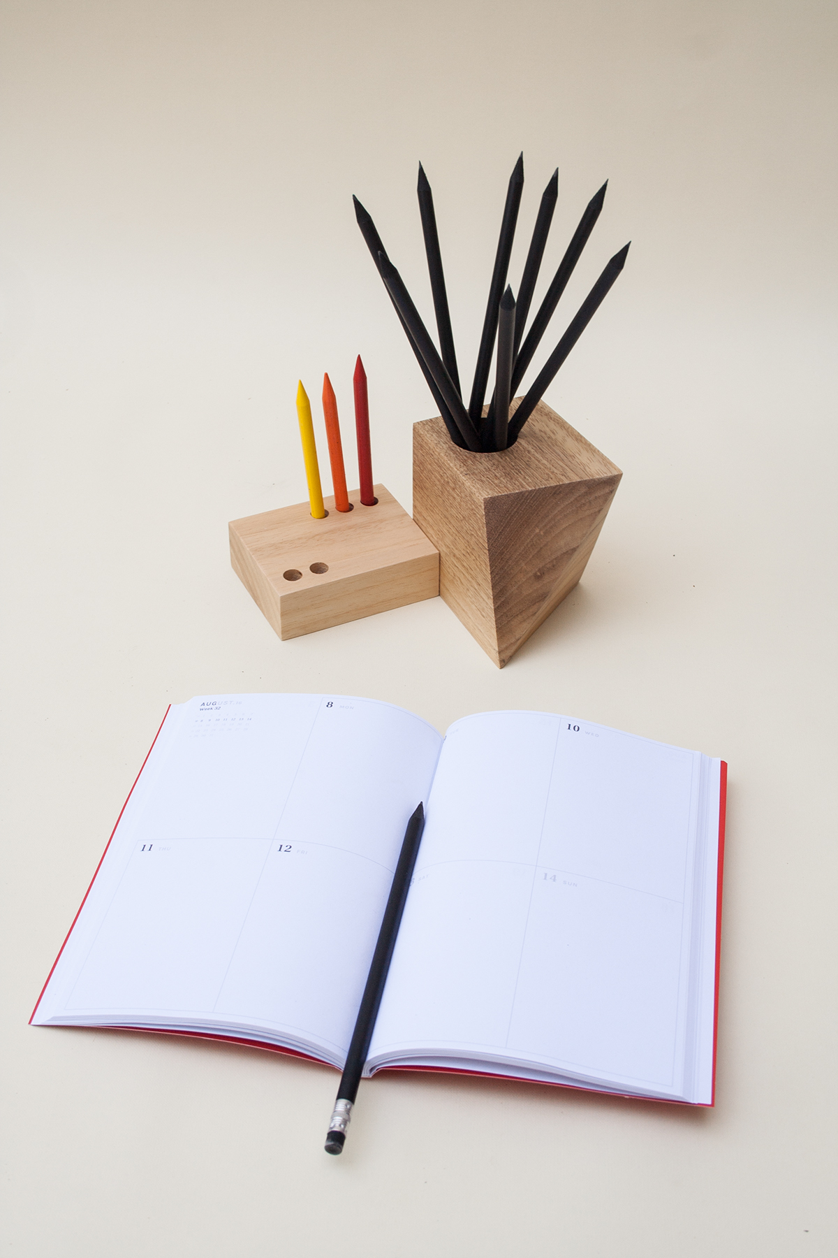wooden ，Pencil holder，CUB，Stationery，to work in an office，Octavi Serra，AYOUS，