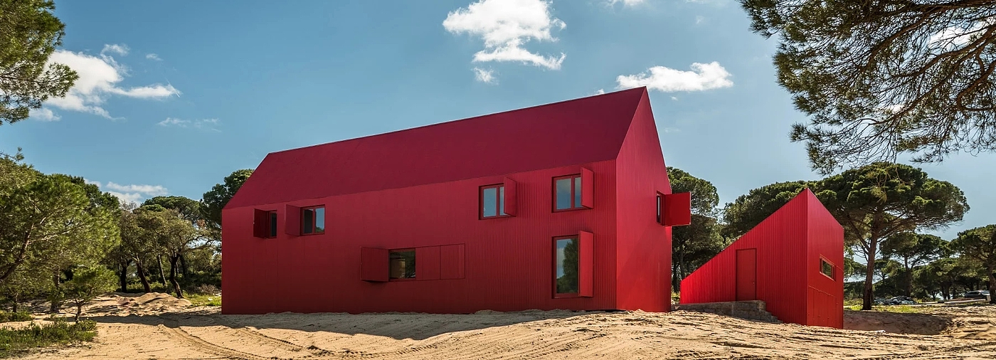 building design，Bright red，Portugal，