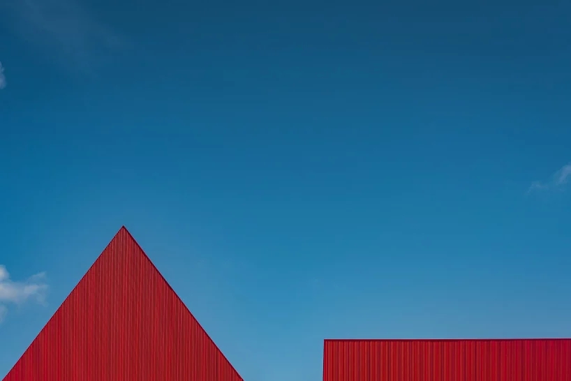 building design，Bright red，Portugal，