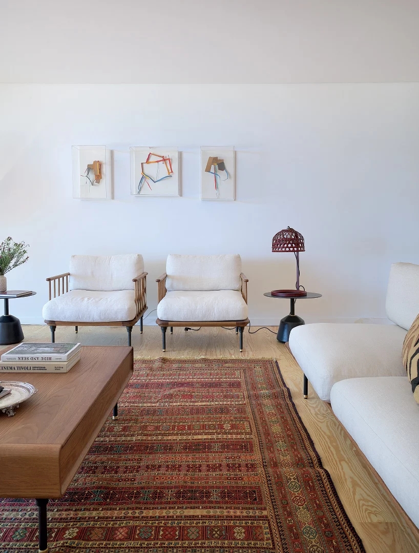 building design，Bright red，Portugal，