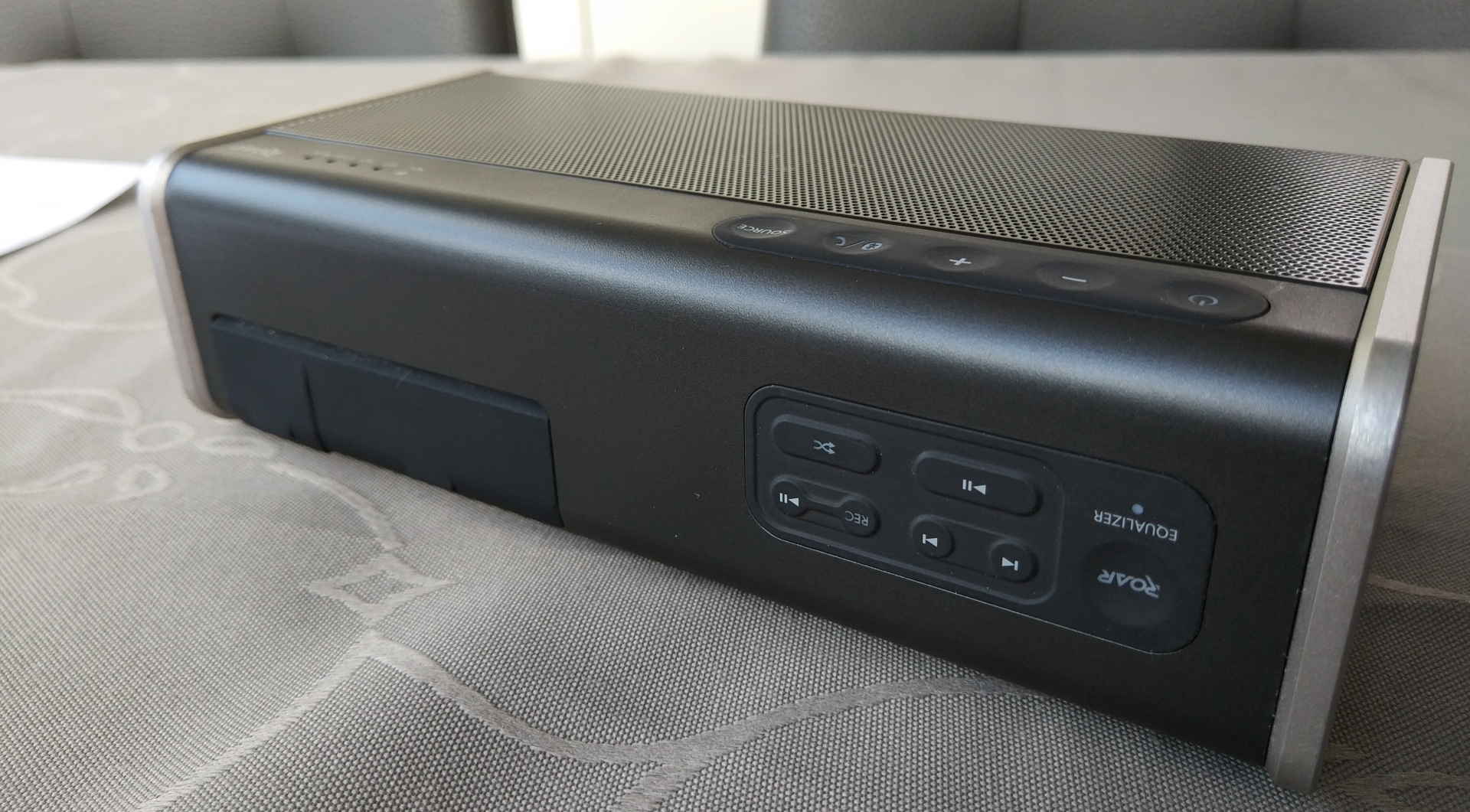 2016 red dot award，iRoar Go，loudspeaker box，Bluetooth，Portable，