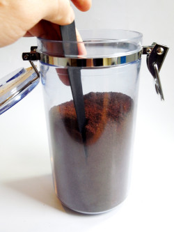 Spoon design，Commodity redesign，man-machine，Conform to man-machine，Spoon，tableware，Western tableware，Chinese tableware，Daily Necessities，stainless steel，a soup spoon，Interactive innovation，