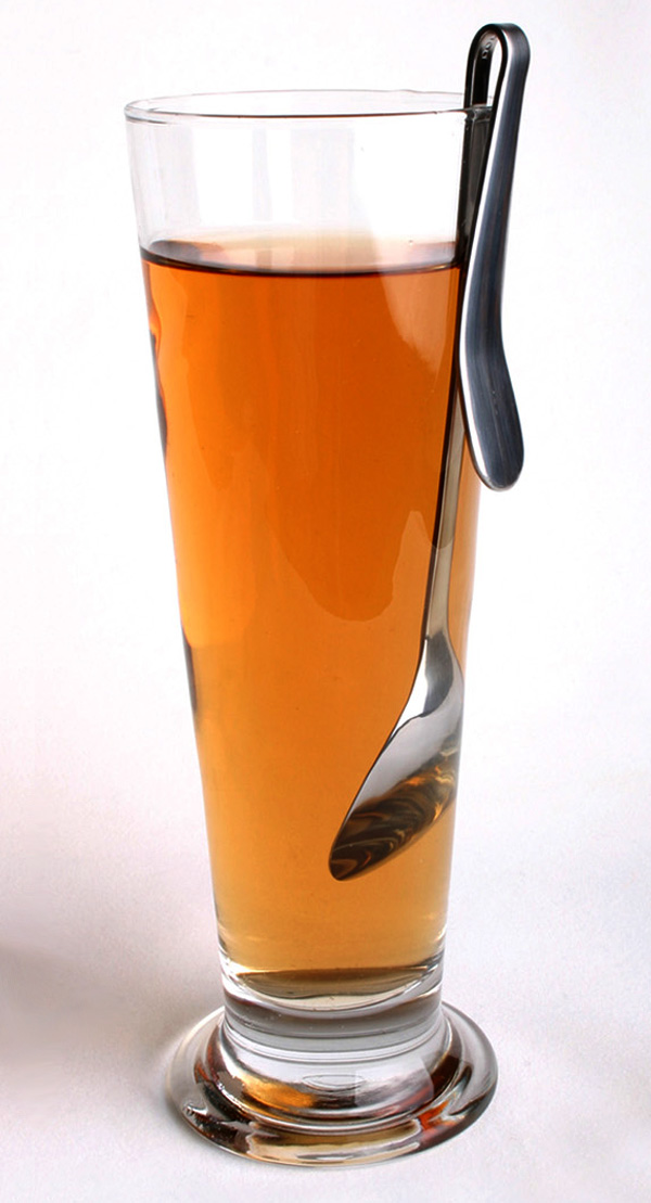 Spoon design，Commodity redesign，man-machine，Conform to man-machine，Spoon，tableware，Western tableware，Chinese tableware，Daily Necessities，stainless steel，a soup spoon，Interactive innovation，