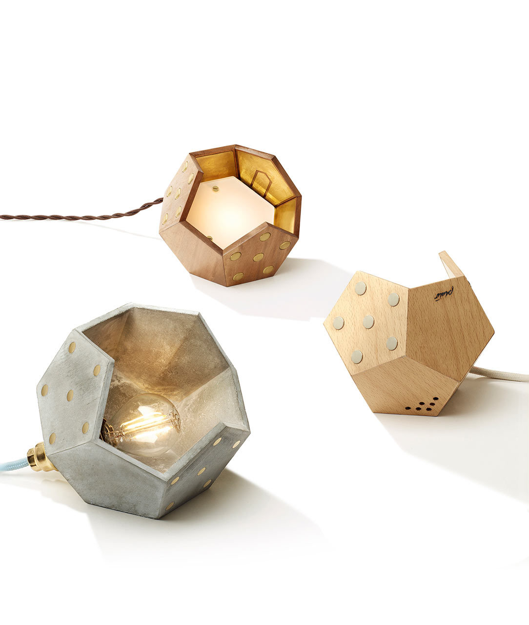 geometry，Multifaceted，simple，originality，modularization，Magnetic adsorption，