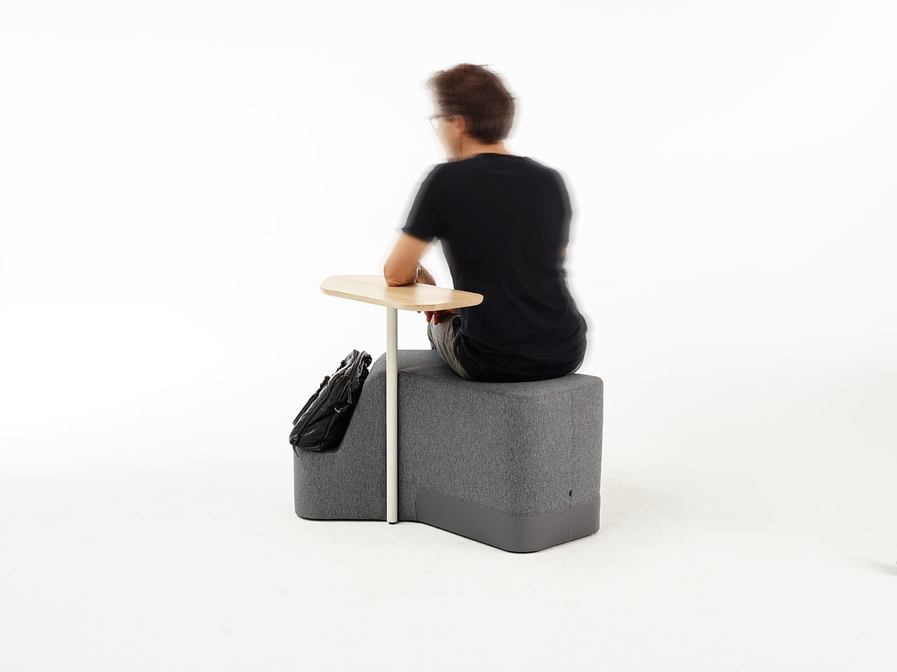 studio，dynamic，Fabric and wood，steel，foam，chair，ARCO — MONO，
