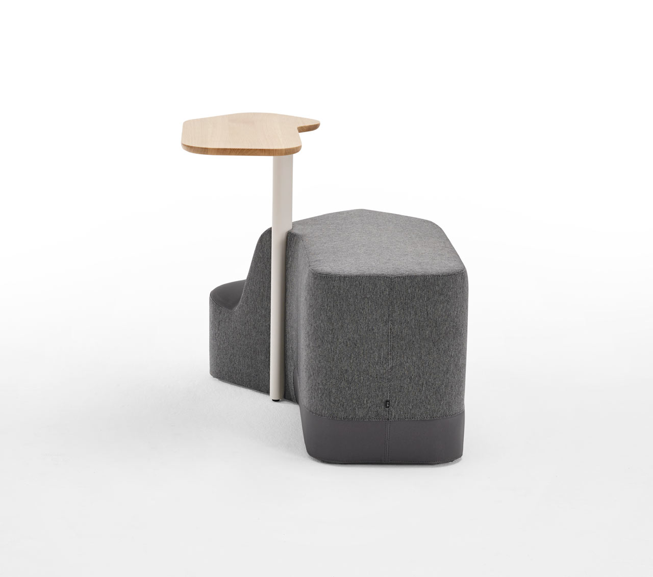 studio，dynamic，Fabric and wood，steel，foam，chair，ARCO — MONO，