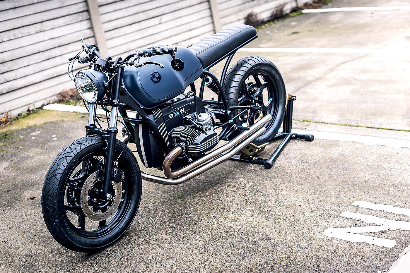 product design，Motorcycle design，BMW R80 brat，