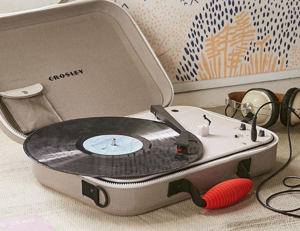 zipper，crosley，portable，a record player，canvas，intelligence，