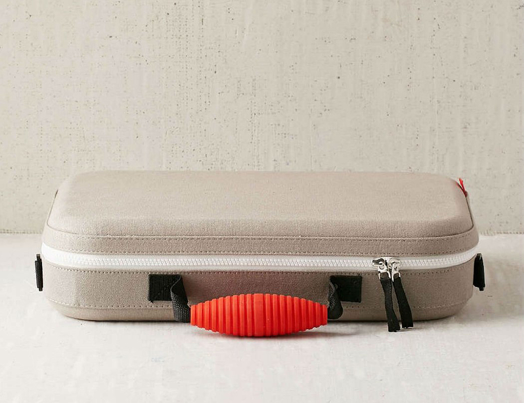 zipper，crosley，portable，a record player，canvas，intelligence，