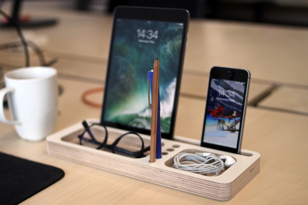 key，Mobile phone holder，environment protection，Turn waste into treasure，NEW NEW，