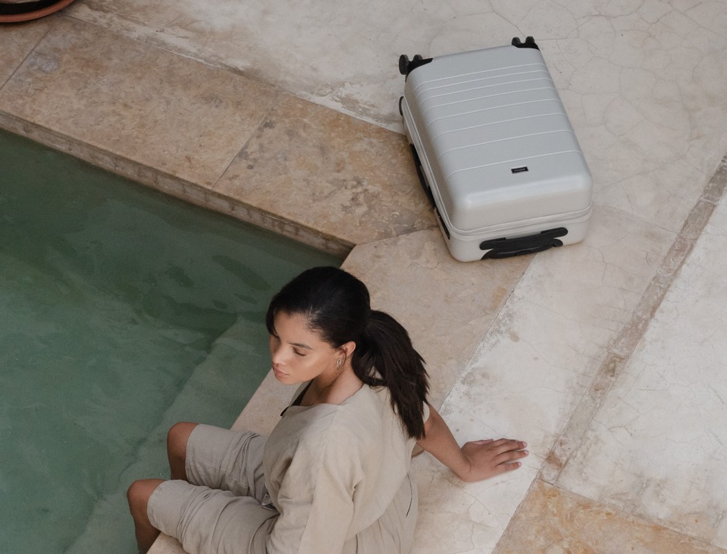 YKK zipper，Advanced aluminum telescopic handle，polycarbonate，suitcase，Monos，