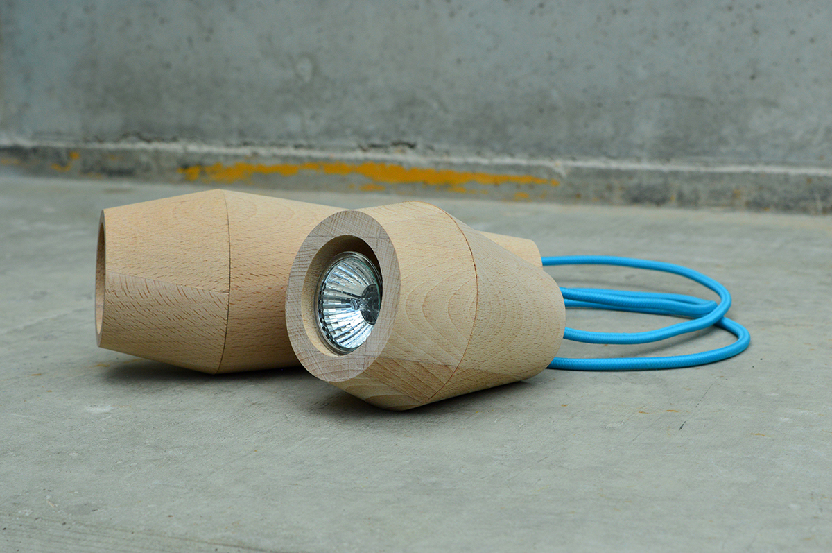 a chandelier，lighting，Desk lamp，light source，