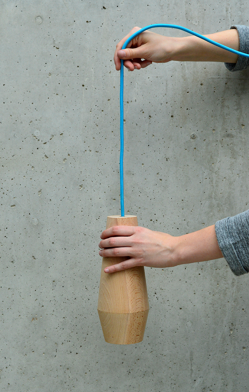 a chandelier，lighting，Desk lamp，light source，